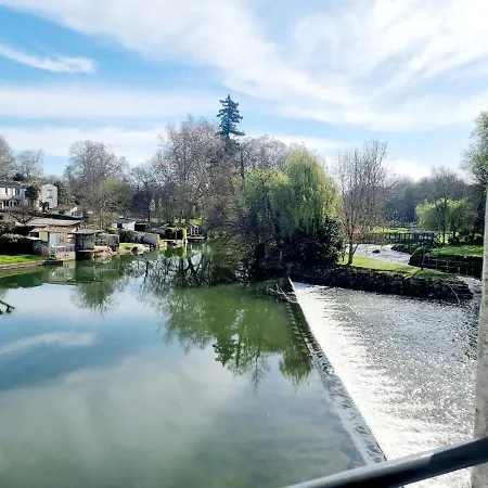 Hébergement de vacances Quai 2 Maison Atypique Au Dessus De L'eau